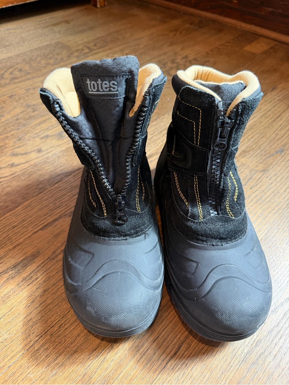 Totes brand Men’s winter/snow boot size 8M